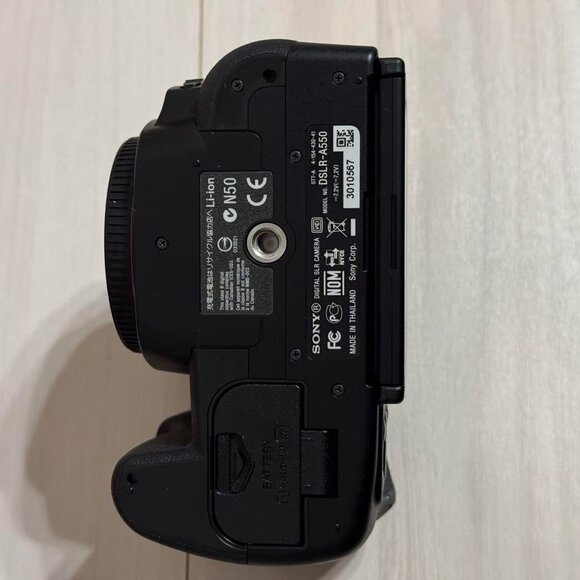 Unused SONY α550 Digital Single-Lens Reflex Camera - Picture 7 of 7